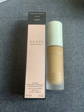Gucci Foundation Bottle — Cream Cap with Warm Brown Shade NWT *** comes with box